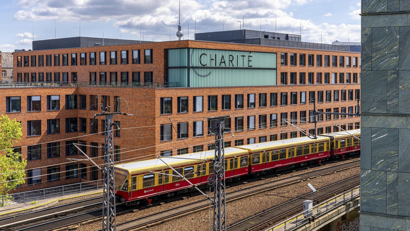 Charité Berlin: Religious gender separation in the lecture hall?