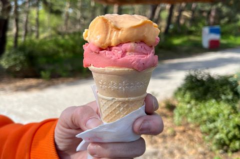 Seine Waffel bekommt man in den meisten Läden samt Eisserviette