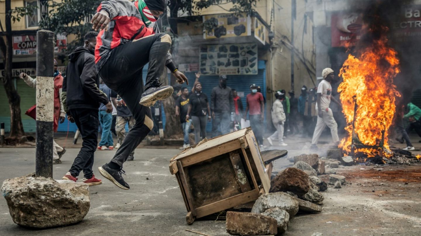 Die Proteste in Kenia schlugen in Gewalt um
