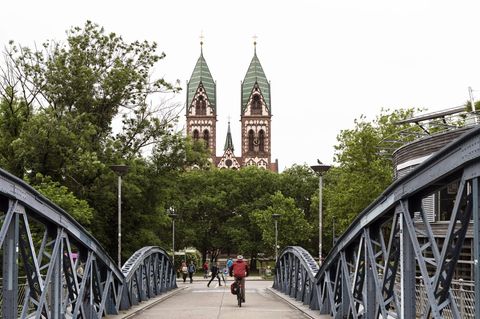 DIe Kirchtürme der Kirche am Stühlinger Kirchplatz