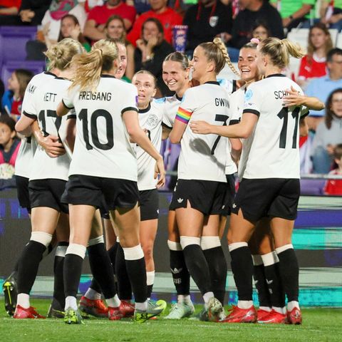 Wolfgang Petry: His hit becomes the official hymn of the DFB women
