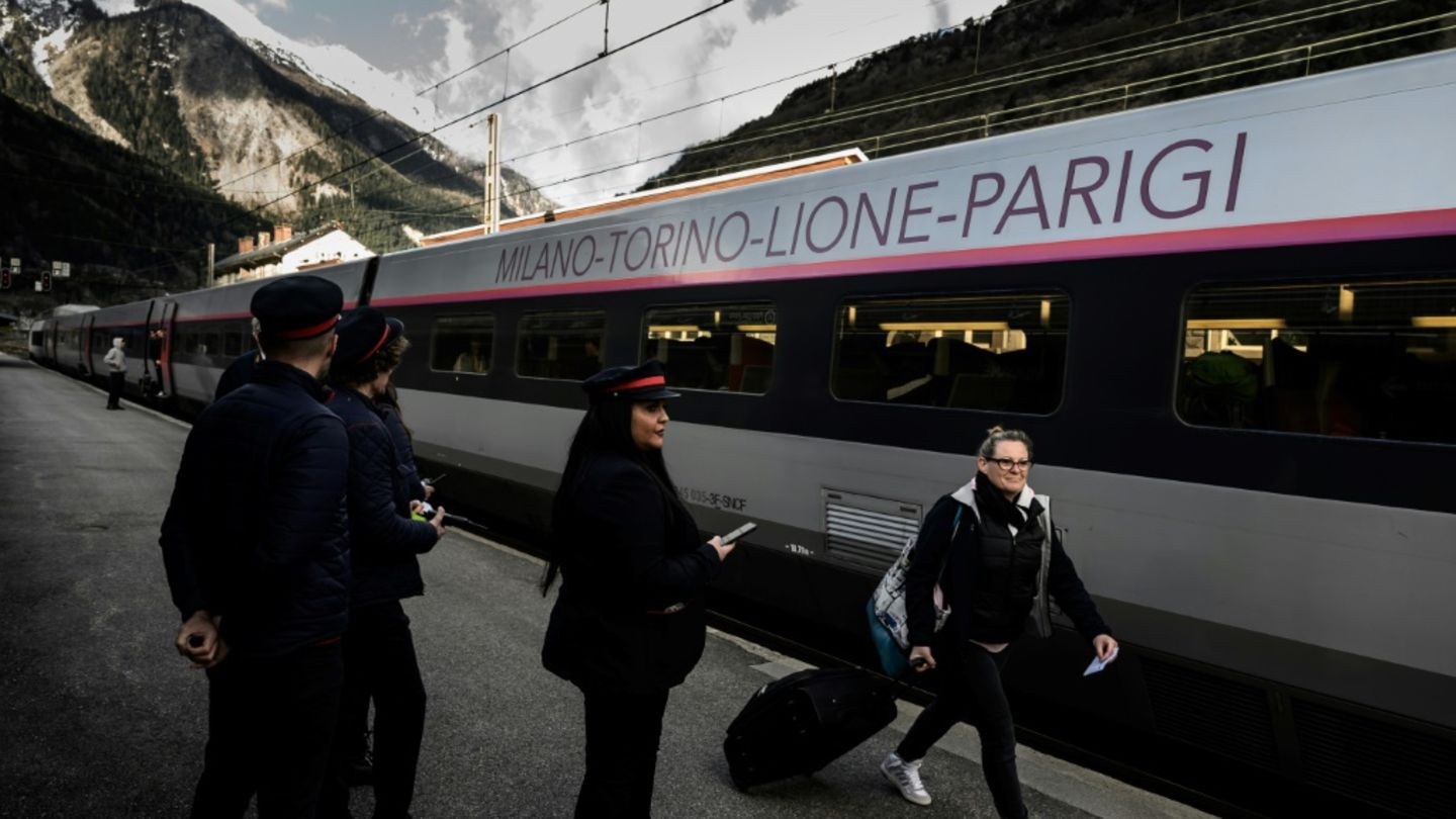Zug zwischen Paris und Mailand