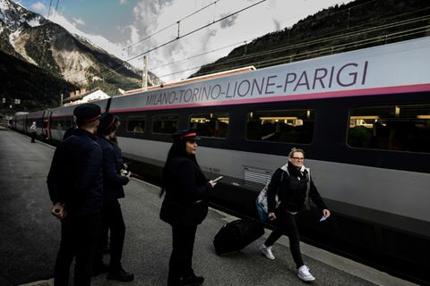 Zug zwischen Paris und Mailand