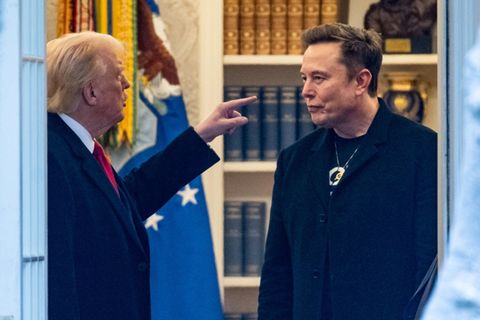 US-Präsident Trump (li.) und Elon Musk streiten wieder