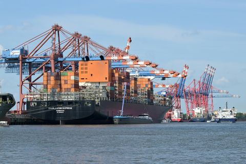 Container an Hamburger Hafen
