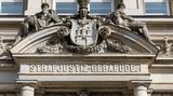 Wer steckt hinter der Entführung? Ab 11. Juli steht Christina Block in Hamburg vor Gericht – als eine von sieben Angeklagten. Der Vorwurf: Sie soll die Kindesentführung beauftragt haben. Es gilt die Unschuldsvermutung. Block weist über ihren Anwalt alle Vorwürfe zurück