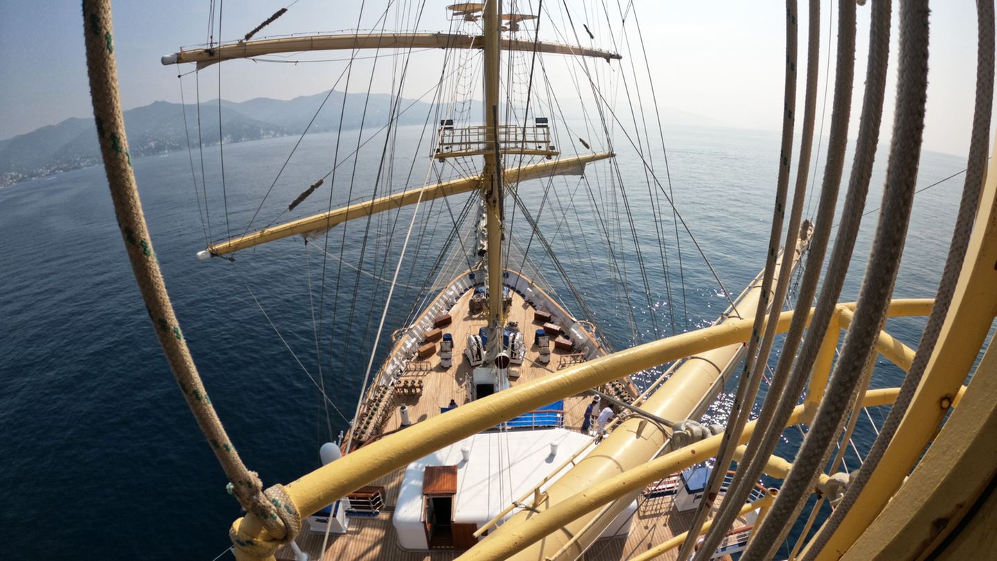 Royal Clipper Tackelage