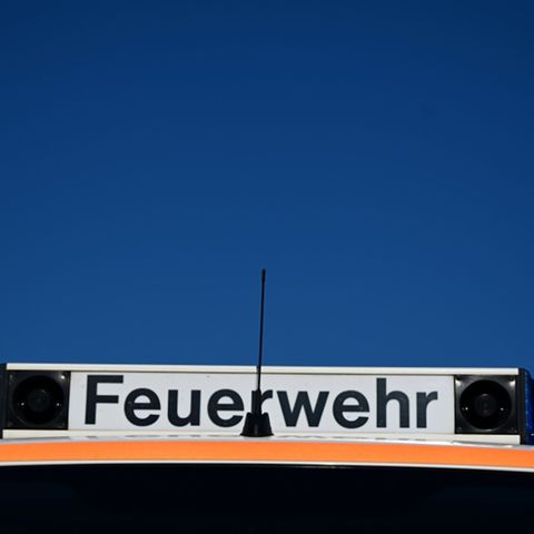 Blaulicht auf einem Einsatzwagen der Feuerwehr in Brandenburg
