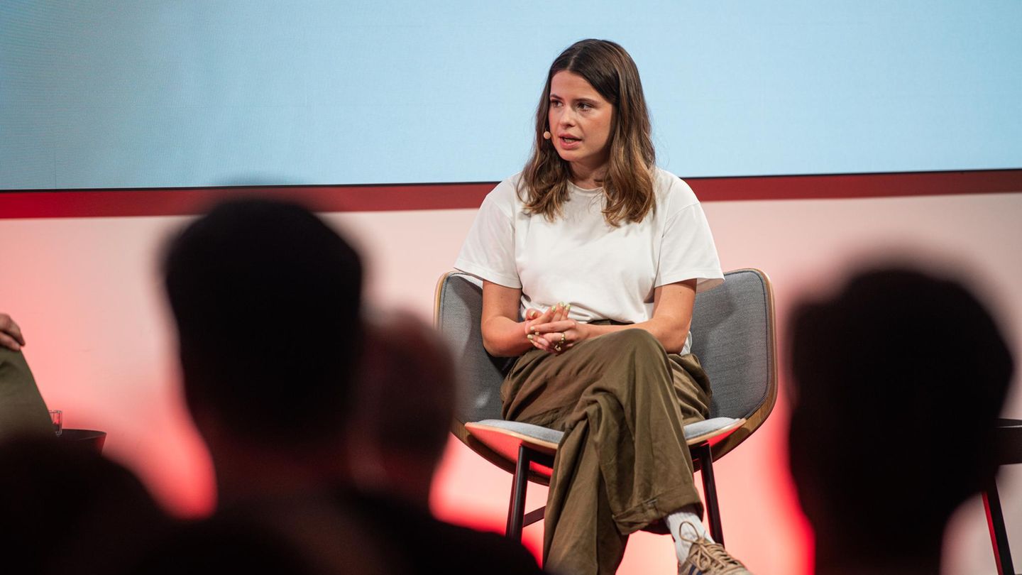 Wie "Fridays for Future"-Ikone Greta Thunberg sich im Nahost-Konflikt zu Wort meldet, wollte Neubauer nicht kommentieren. Sie betonte aber, dass Thunberg mit 16 schon mehr für den Klimaschutz getan habe, als die meisten Menschen in ihrem ganzen Leben