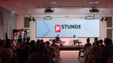 Die stern-Stunde fand im Redaktionsgebäude in der Hamburger Hafencity statt. Für das nächste Gespräch, das mit Altkanzlerin Angela Merkel geplant ist, gibt es wieder Tickets bei Eventbrite, sobald der neue Termin feststeht