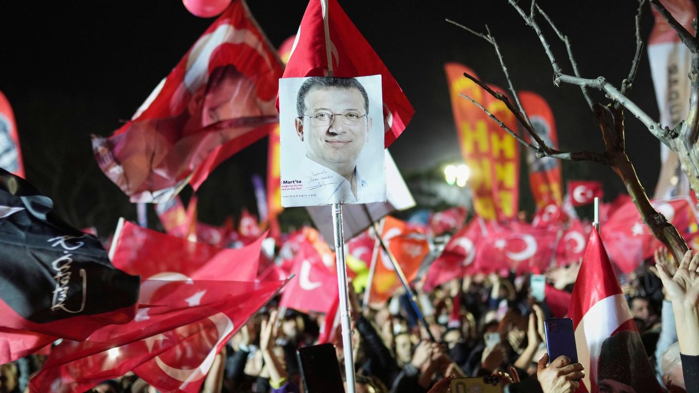 Türkiye: Thousands protest for Istanbul’s ex-mayor