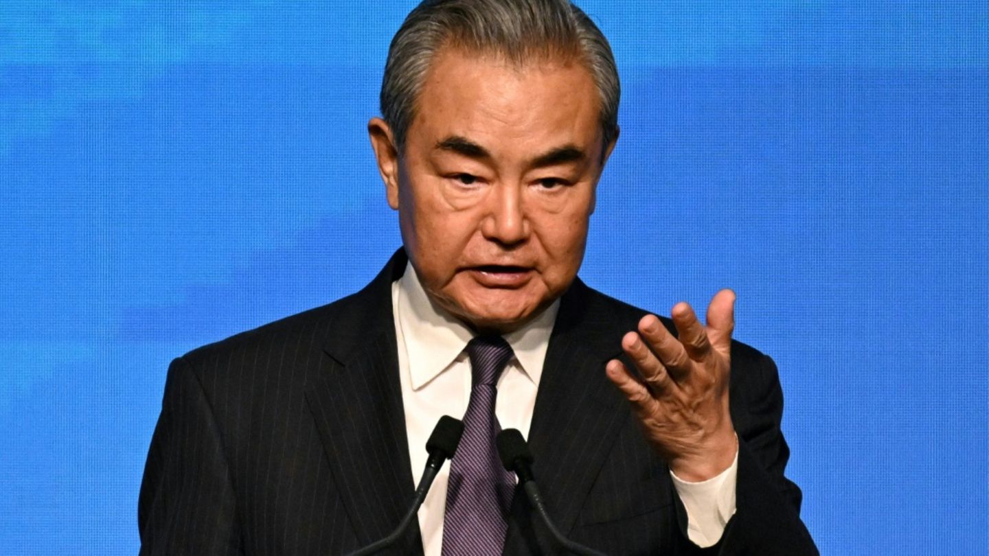 Wang Yi Ende Mai in Hongkong