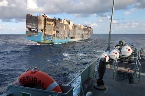 Foto der portugiesischen Marine von der "Felicity Ace"