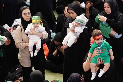 Obskure Polit-Show: Das steckt hinter Irans Märtyrer-Babys