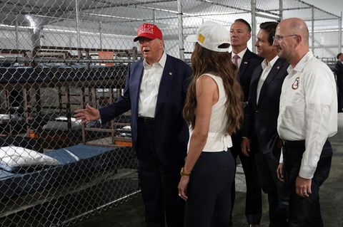 Trump eröffnet "Alligator Alcatraz" in den Everglades