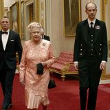 Queen Elizabeth II und James-Bond-Darsteller Daniel Craig 2012 im Buckingham Palast