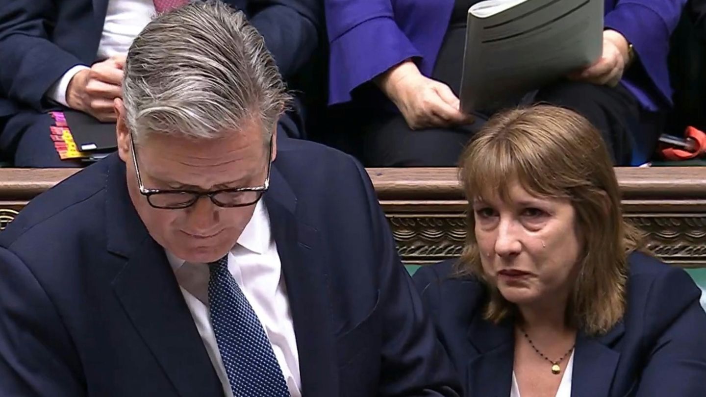 Finanzministerin Reeves weint im britischen Parlament