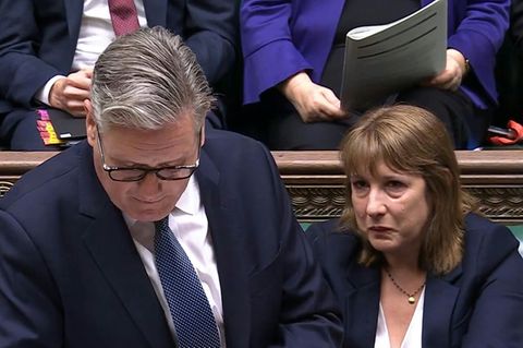 Finanzministerin Reeves weint im britischen Parlament