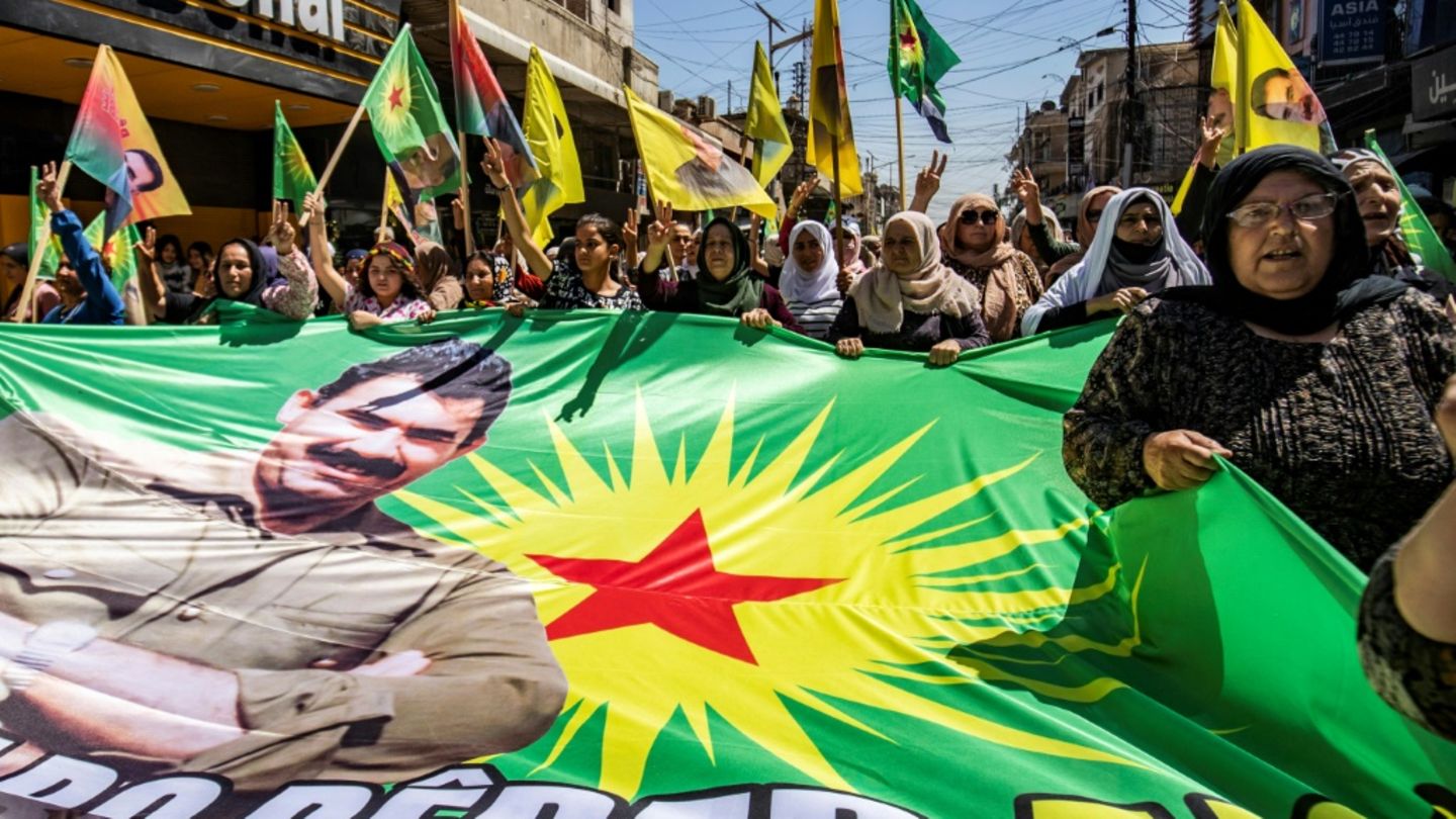 Eine Demonstration von Kurden in Syrien