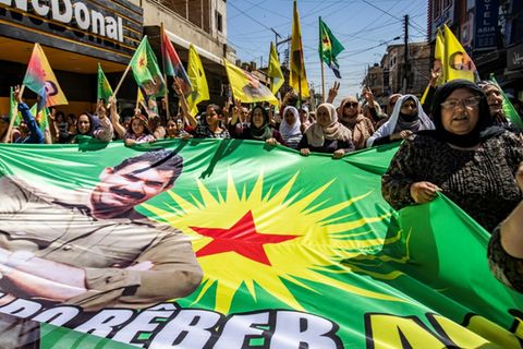 Eine Demonstration von Kurden in Syrien