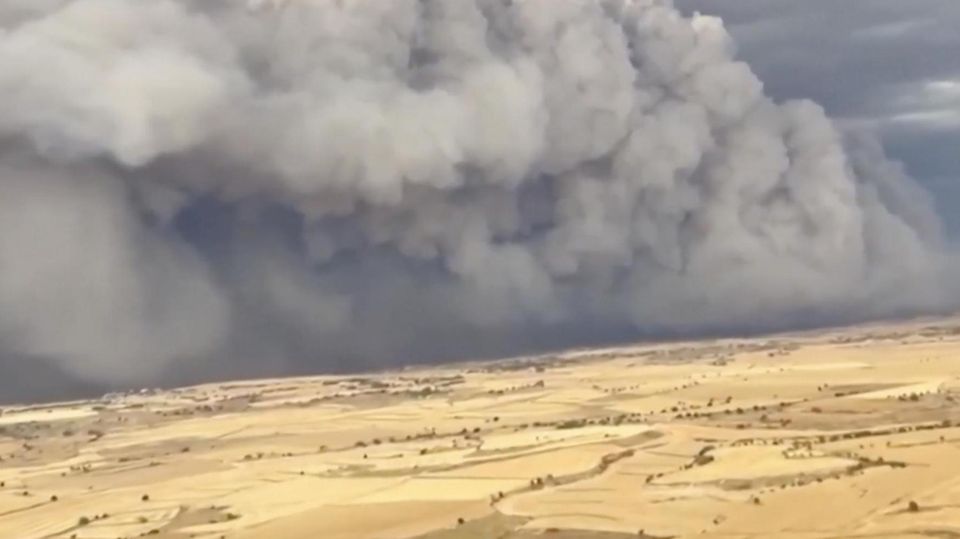 "Unlöschbares Feuer" frisst sich durch spanische Region