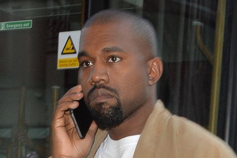 Kanye West am Telefon