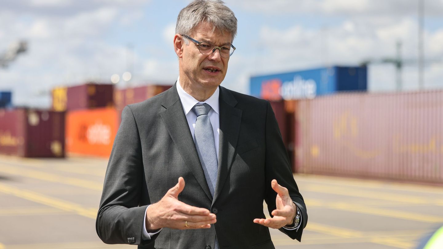 Transformation on the water: 400 million extra for climate -neutral shipping and ports