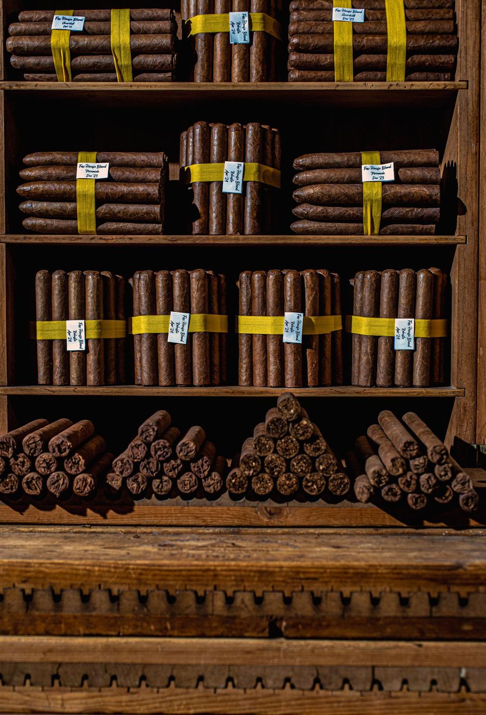 Winston Churchill already smoked here: cigars of the in -house brand in the walkable humidor of the legendary cigar shop James J. Fox 
