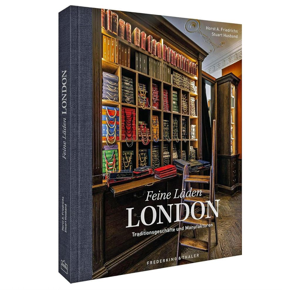 "Fine shops" with photos of Horst Friedrichs and texts by Stuart Husband, 256 pages, published in 2025 at Frederking & Thaler. 39.99 euros