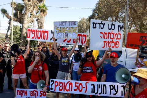 Proteste gegen den Besuch Netanjahus im Kibbuz Nir Oz