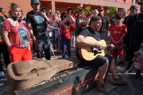 Trauer um Liverpool-Star: Gänsehaut-Moment im Video: Fans singen "You'll Never Walk Alone" für Jota