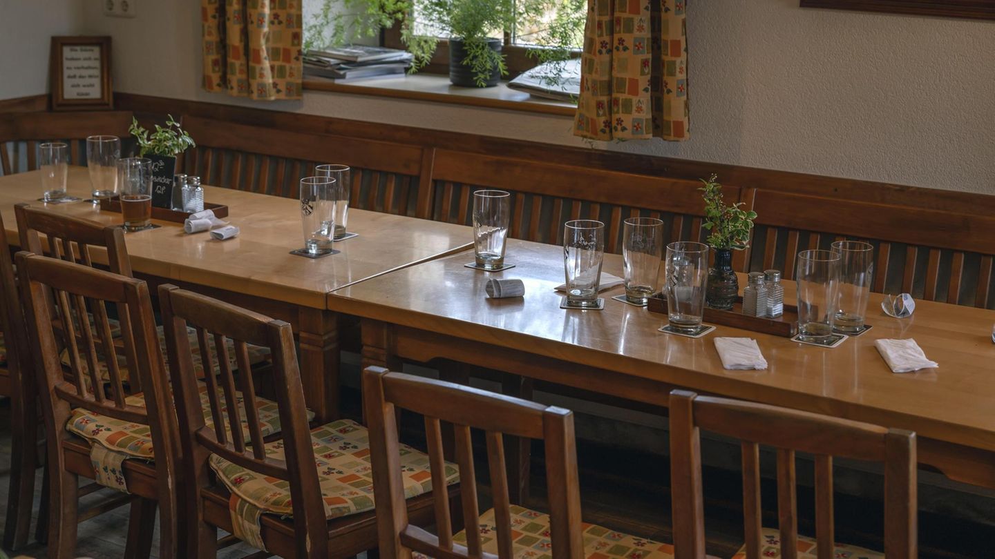 Leeres Wirtshaus in Bayern