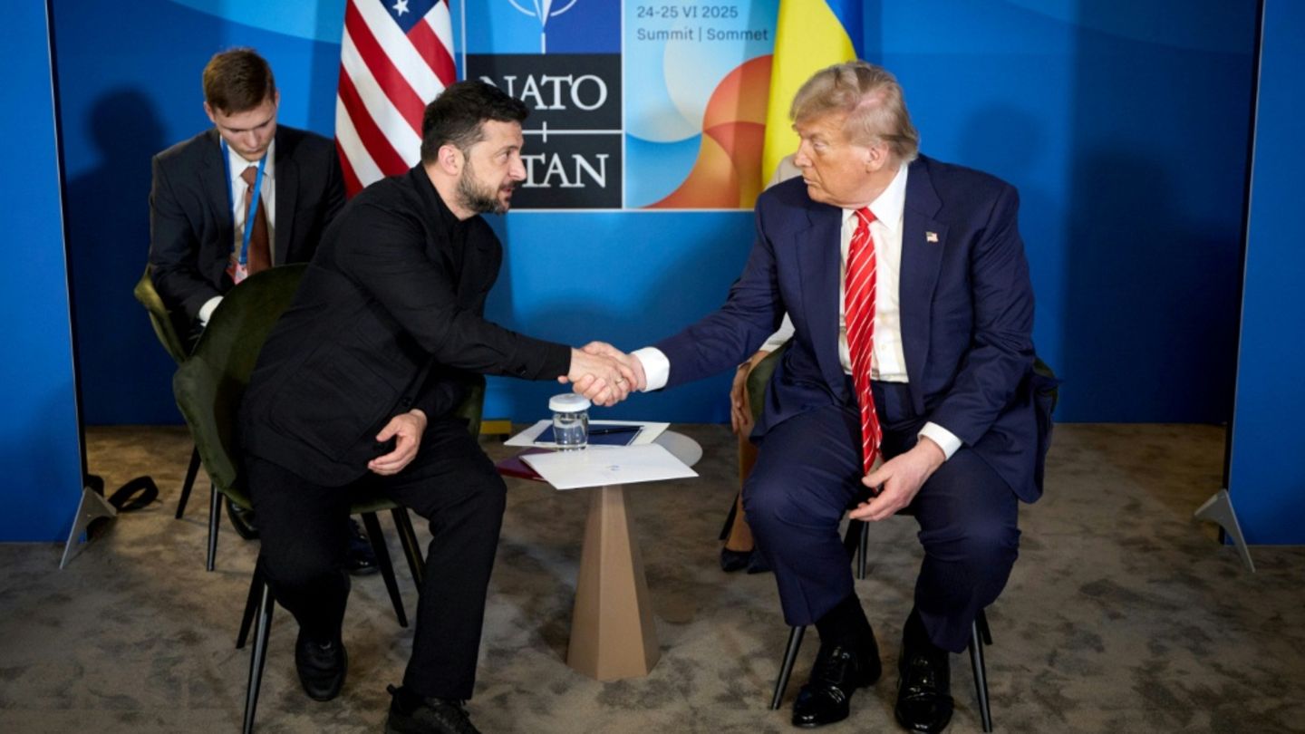 Selenskyj (li.) und Trump am 25. Juni am Rande des Nato-Gipfels