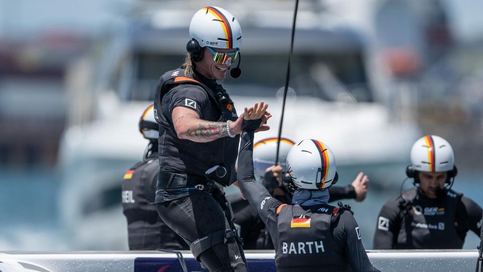Anna Barth und Felix an den Hövel auf einem F50 der SailGP