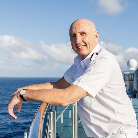 Dr. Reinhard Friedl an Bord eines Kreuzfahrtschiffs