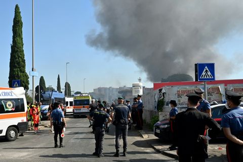 Rettungskräfte und Polizei nahe dem Unglücksort