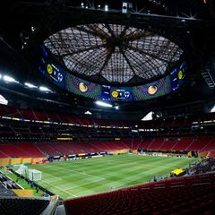 Dach zu: Im imposanten - und vor allem - klimatisierten Stadion von Atlanta kämpfen die Bayern gegen Paris um den Einzug ins WM-