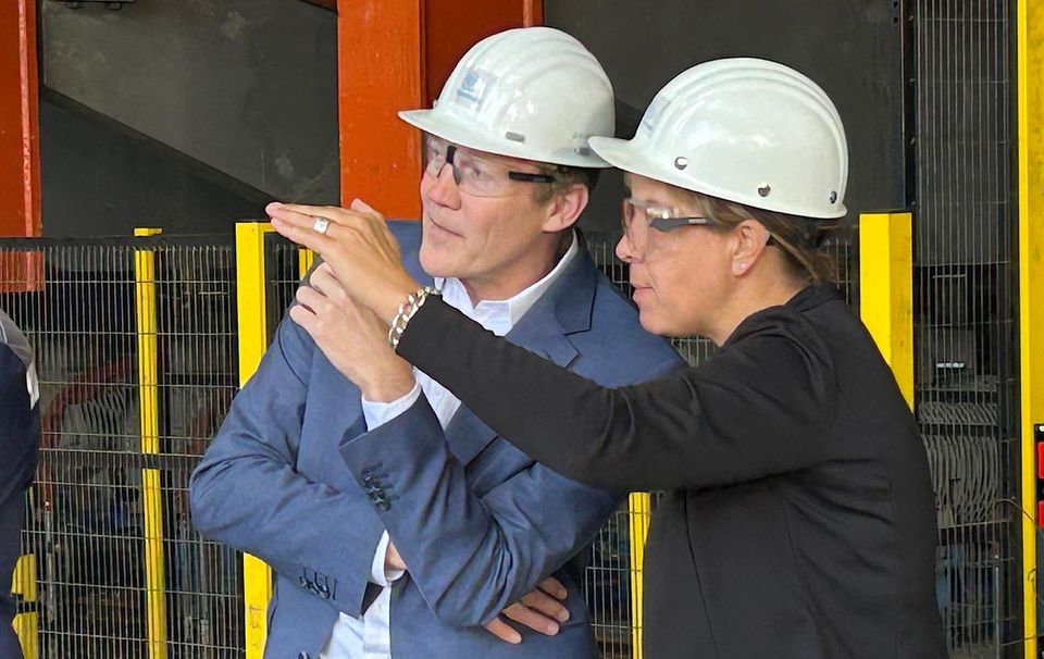 Previous unity: Steel manager Dennis Grimm and NRW Minister of Economics Mona Neubaur