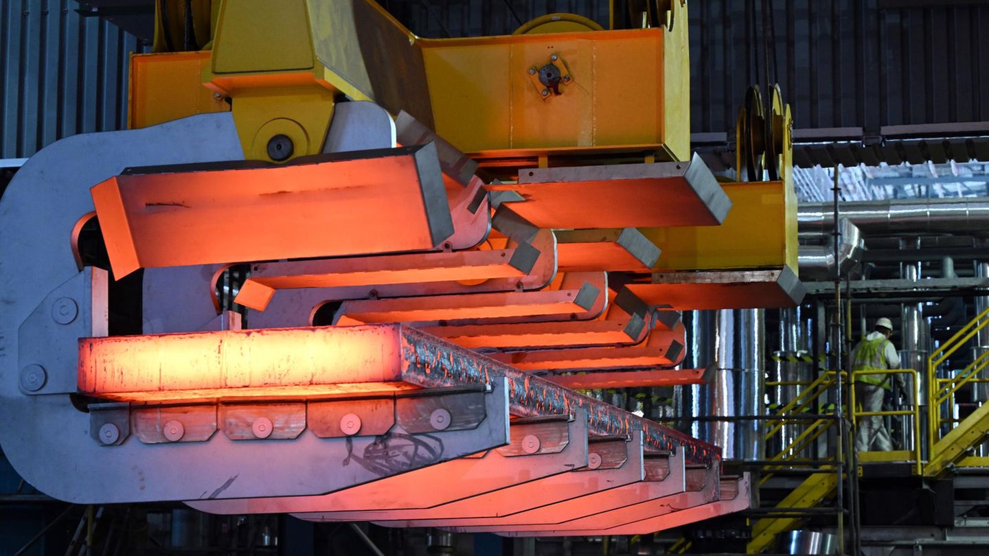 Thyssenkrupp Steel: Invest and save even more