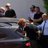 Isabel Silva, Mutter von Diogo Jota und André Silva, kommt zur Totenwache für ihre Söhne