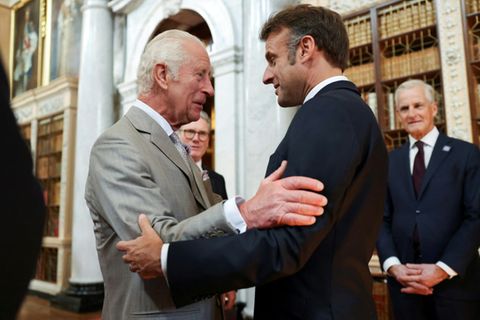 König Charles III. und Präsident Emmanuel Macron