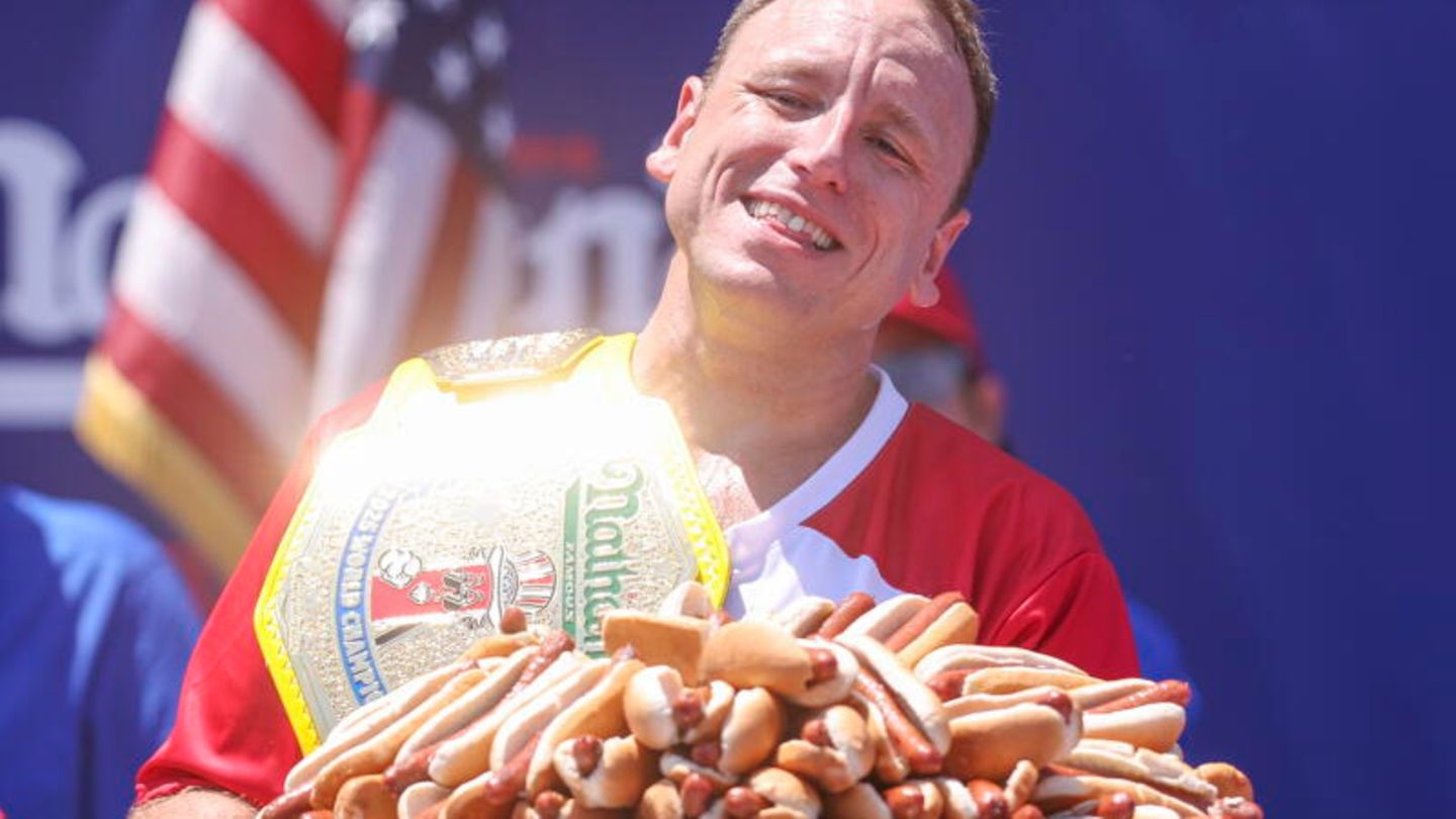 Hot Dog Joey Chestnut