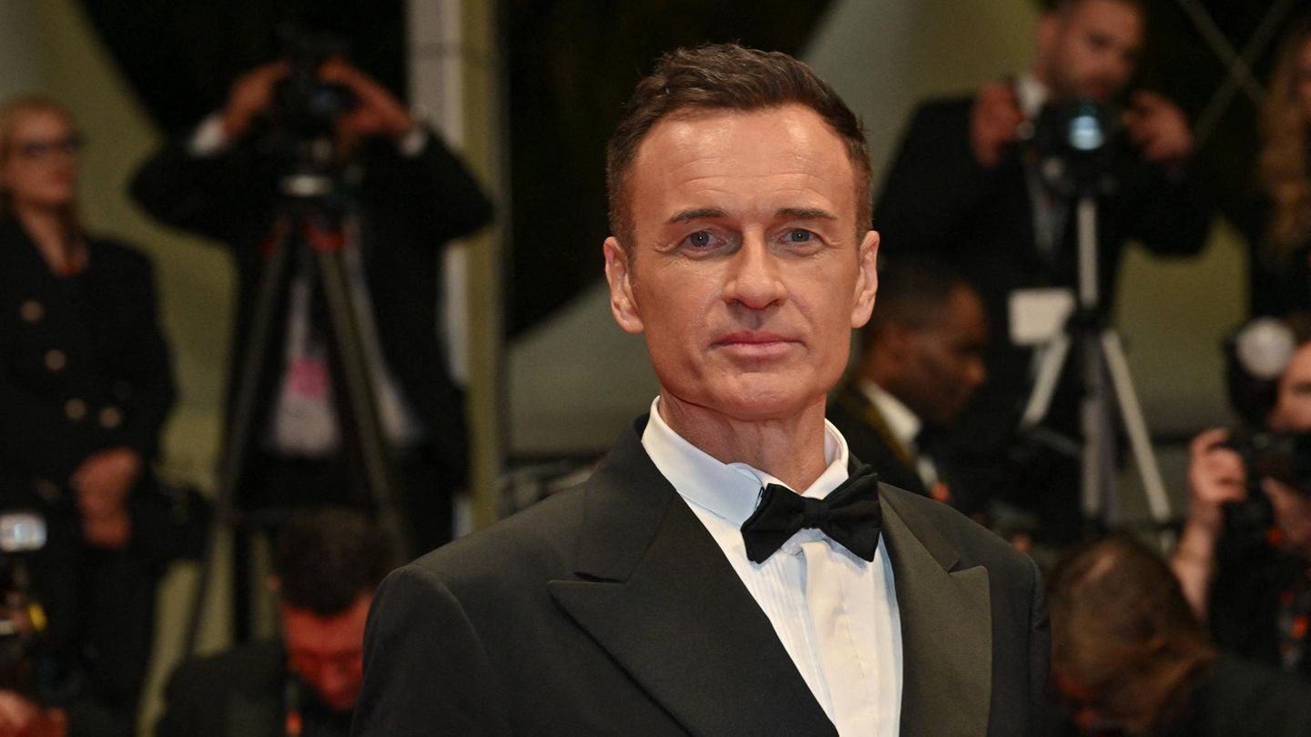Julian McMahon Julian McMahon