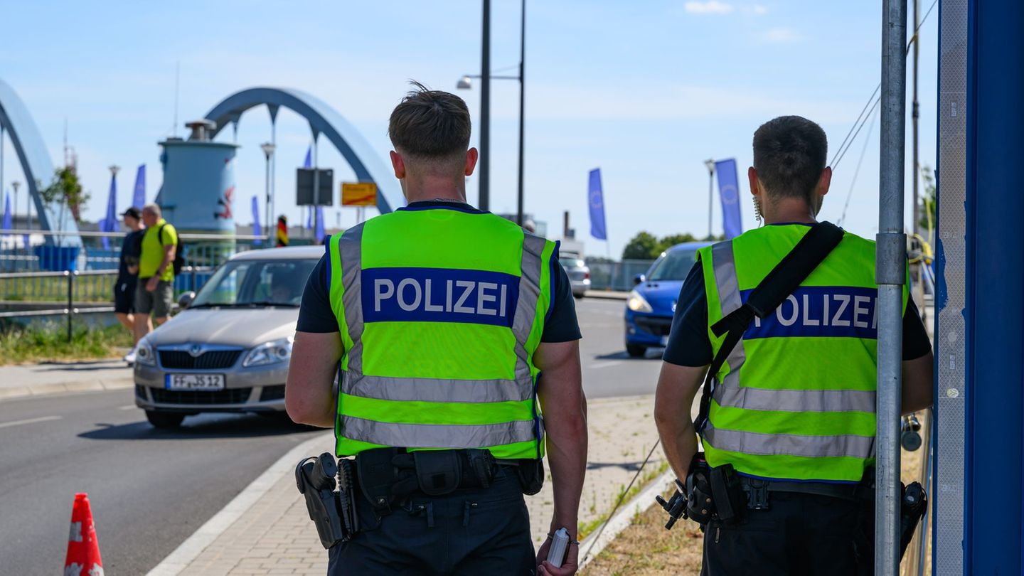 Migration policy: fewer asylum applications in the first half of 2025