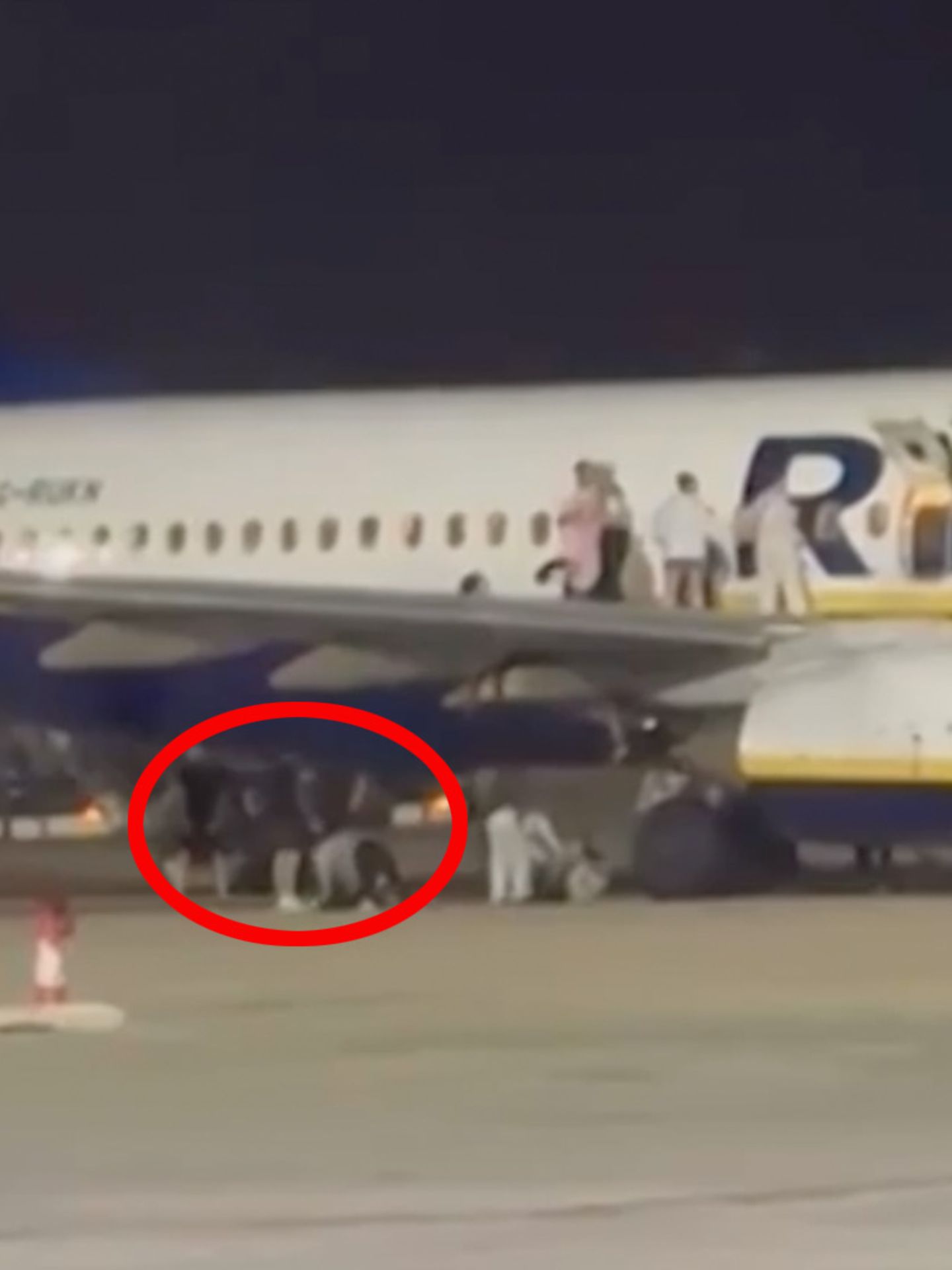 Ryanair-Passagiere springen von Tragfläche – mehrere Verletzte