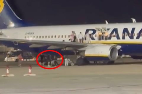 Ryanair-Passagiere springen von Tragfläche – mehrere Verletzte