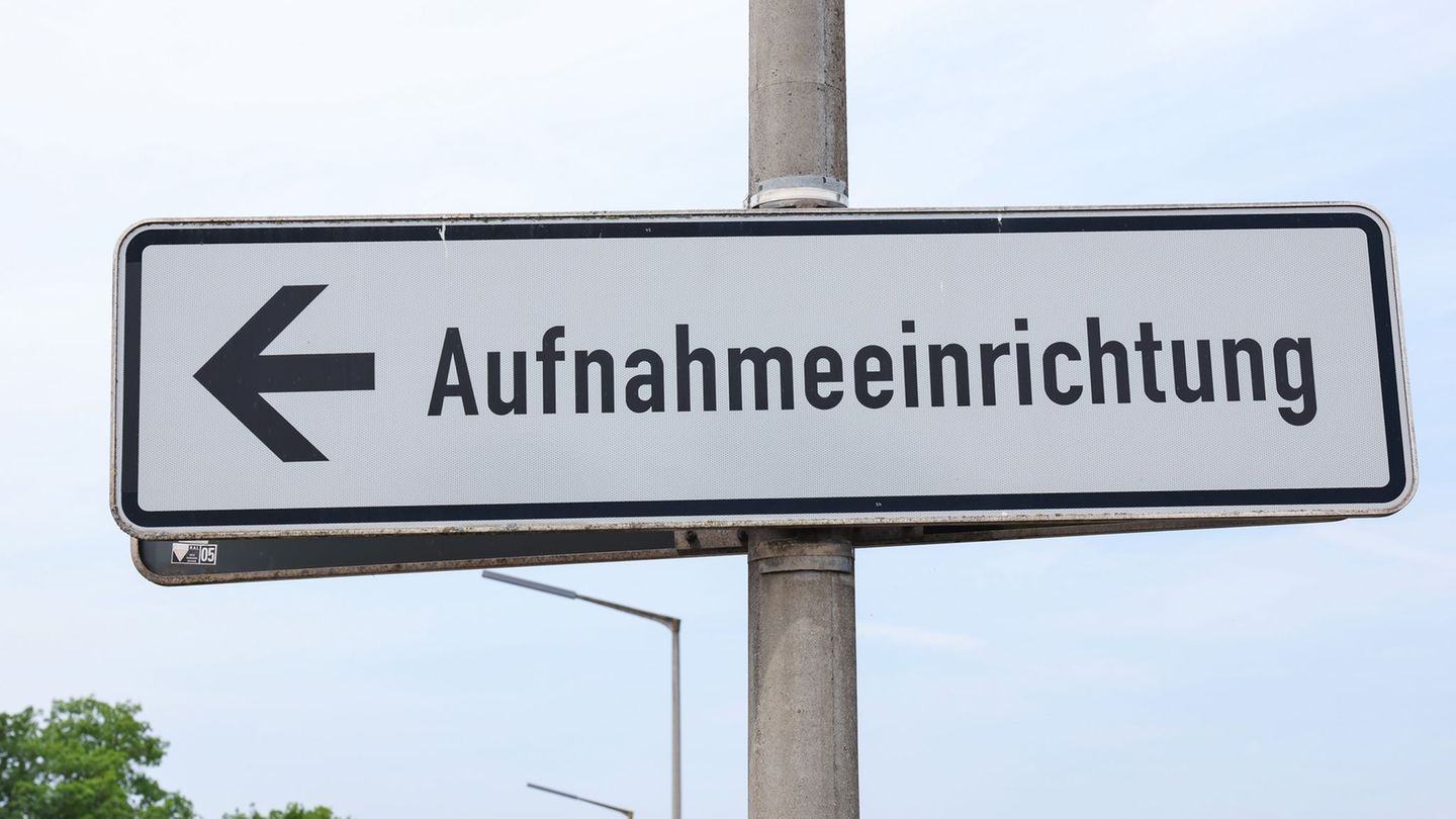 Migration policy: significantly fewer asylum applications in the first half of the year
