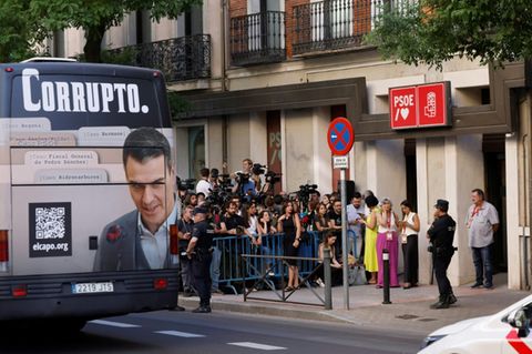 Anti-Sánchez-Kampagne auf Bus in Madrid
