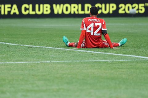 Jamal Musiala vom FC Bayern auf dem Rasen in Atlanta