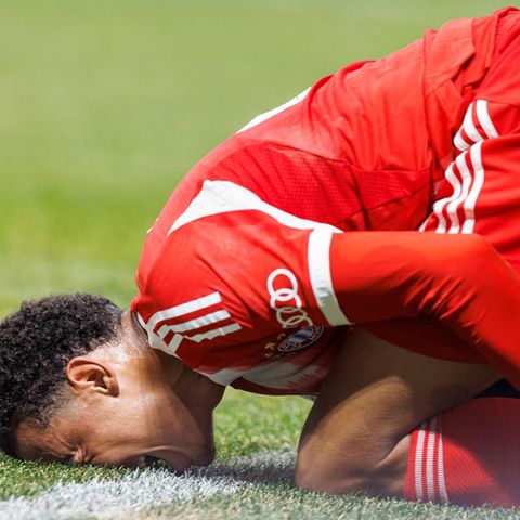 Jamal Musiala keeps the injured leg in the club World Cup game against PSG and presses his face in the lawn